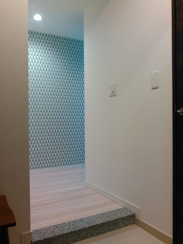 プチリフォーム マンション編 輸入壁紙で個性的な空間を クロス壁紙 輸入壁紙 施工リフォームは 名古屋市のツカサディザインコマース